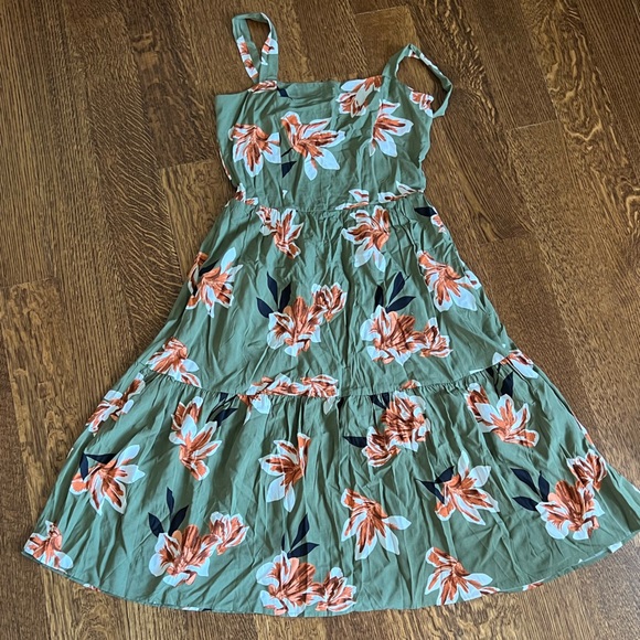 Sage Green Dress with Flowers - size small - Picture 1 of 7